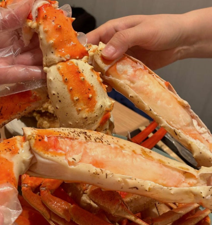 🧊 Flash-Frozen Excellence:Super Colossal Russian King Crab Legs